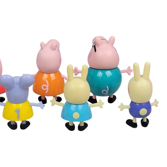 Peppa Pig Carry Case with 9 Figures - Hasbro 2021 - Picture 6 of 11